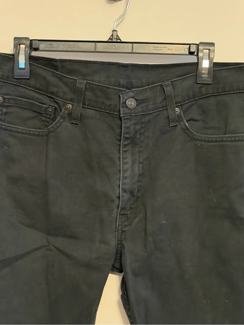 Levi's Men's Slim Straight Black Jeans 513. 34x30